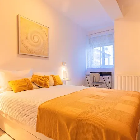 Ring Family - Spacious 2br Apartment, Tub And Shower, Free Underground Parking, Terrace Lägenhet