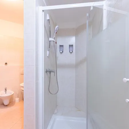 Ring Family - Spacious 2br Apartment, Tub And Shower, Free Underground Parking, Terrace Appartement *