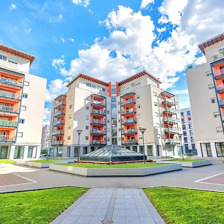 Ring Family - Spacious 2br Apartment, Tub And Shower, Free Underground Parking, Terrace Lägenhet *