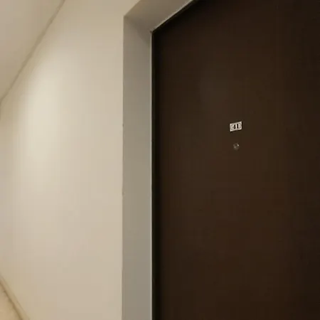 Ring Family - Spacious 2br Apartment, Tub And Shower, Free Underground Parking, Terrace Lägenhet *