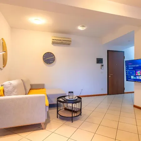 Ring Family - Spacious 2br Apartment, Tub And Shower, Free Underground Parking, Terrace Timişoara