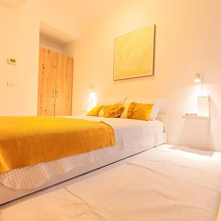 Appartement Ring Family - Spacious 2br Apartment, Tub And Shower, Free Underground Parking, Terrace