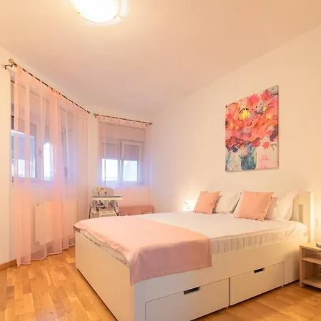 Appartement Ring Family - Spacious 2br Apartment, Tub And Shower, Free Underground Parking, Terrace Timişoara