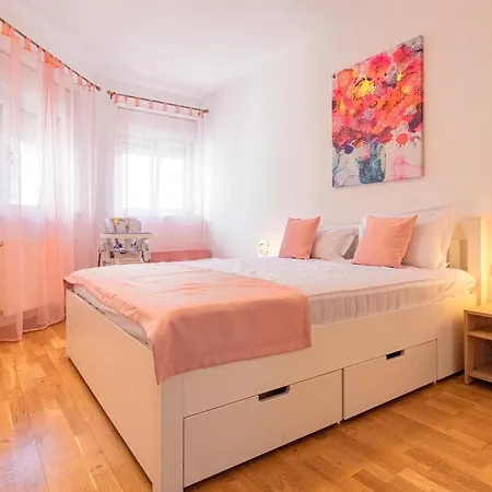 Lägenhet Ring Family - Spacious 2br Apartment, Tub And Shower, Free Underground Parking, Terrace Timişoara