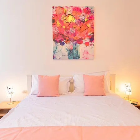 Ring Family - Spacious 2br Apartment, Tub And Shower, Free Underground Parking, Terrace Lägenhet