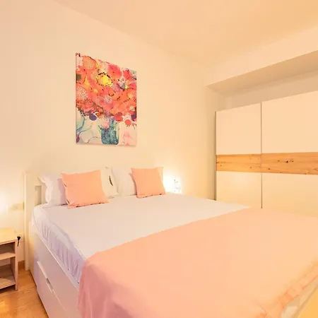 Ring Family - Spacious 2br Apartment, Tub And Shower, Free Underground Parking, Terrace Appartement *