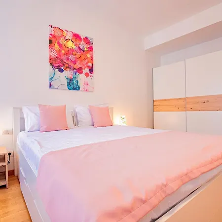 Ring Family - Spacious 2br Apartment, Tub And Shower, Free Underground Parking, Terrace Timişoara