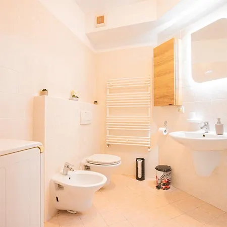 Lägenhet Ring Family - Spacious 2br Apartment, Tub And Shower, Free Underground Parking, Terrace Timişoara