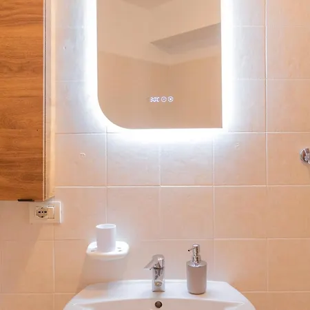 Ring Family - Spacious 2br Apartment, Tub And Shower, Free Underground Parking, Terrace Lägenhet Timişoara