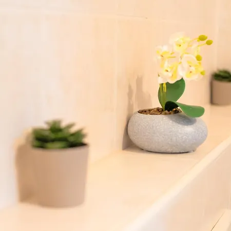 Lägenhet Ring Family - Spacious 2br Apartment, Tub And Shower, Free Underground Parking, Terrace *